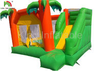 子供/大人のための雨林の主題 0.55mm ポリ塩化ビニールのおかしく膨脹可能な跳躍の城