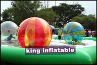遊園地のための 2m の直径が付いている多彩なポリ塩化ビニール膨脹可能な水球/水球