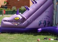 ドラゴンのスライドが付いている紫色/灰色の膨脹可能な跳躍の城は運動場に屋根を付けました