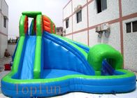 6 x 6m のプールが付いている緑の膨脹可能な子供水スライド 0.55mm ポリ塩化ビニールの防水シート