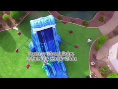 膨らませられる水滑り台