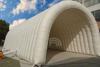 屋外の膨脹可能なトンネルの防水企業の広告の大きいでき事のテントのトンネル