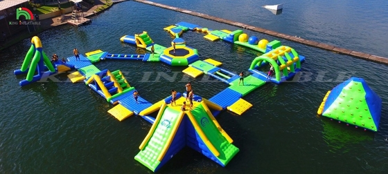 充電可能な浮遊水上公園設備