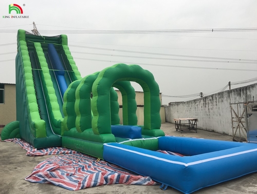 巨大な水スライド 膨張式 商業用水スライド プール付き