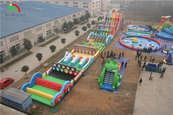 商業用 PVC 巨大 膨らませられる障害物 ゲーム 大人向け 屋外 ランニング ゲーム 障害物 コース 装備