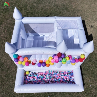 13x13x10フィート 商業用 白い跳び屋 大型ジャンパー 跳び屋 子供のための充気城 スライドとボールピットを持つ成人