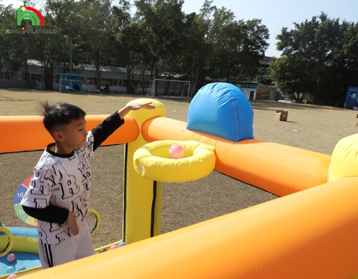 子供のための充電式跳ね返しハウス コンボパーティー 幼児用の充電式跳ね返し城 スライドプールバスケット ダートボード トランポリン