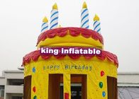 家族 4m の直径のための手の Drawed の誕生日おめでとうのケーキの膨脹可能な弾力がある城