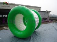 緑/白いポリ塩化ビニールの防水シート水公園のための膨脹可能な水球の圧延のおもちゃ