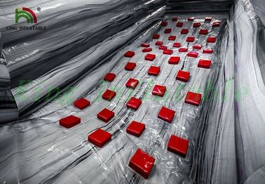 灰色の二重車線の娯楽のための崖まで膨脹可能な乾燥したスライドの石の上昇