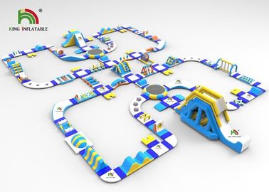 0.9mmプラトン ポリ塩化ビニールは61x41mスライドが付いている青く膨脹可能な浮遊水公園をカスタマイズしました