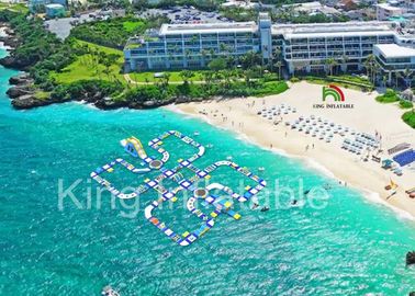 0.9mmプラトン ポリ塩化ビニールは61x41mスライドが付いている青く膨脹可能な浮遊水公園をカスタマイズしました